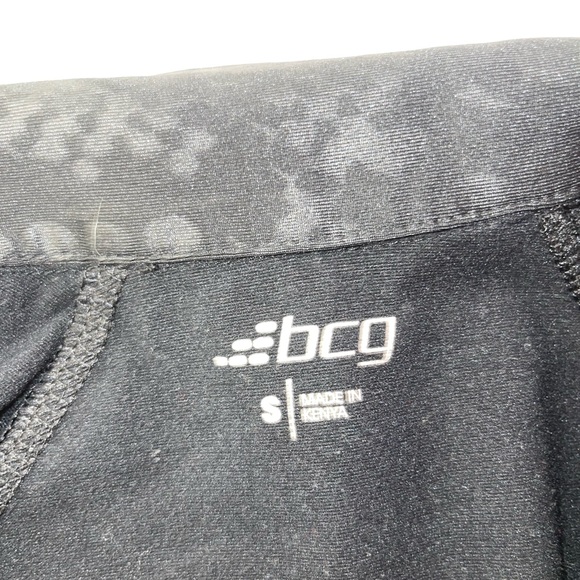 Spandex Polyester running jacket with thumb holes Size Small A - Picture 9 of 11